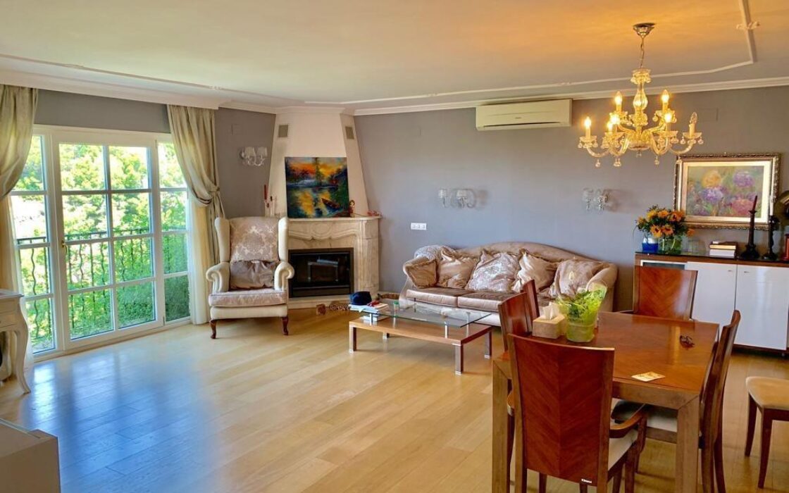 Тиха вілла в Альтеа біля моря з терасою та басейном