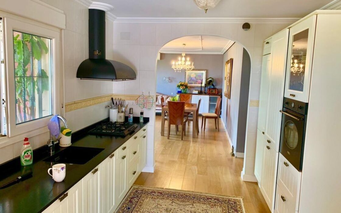 Тиха вілла в Альтеа біля моря з терасою та басейном