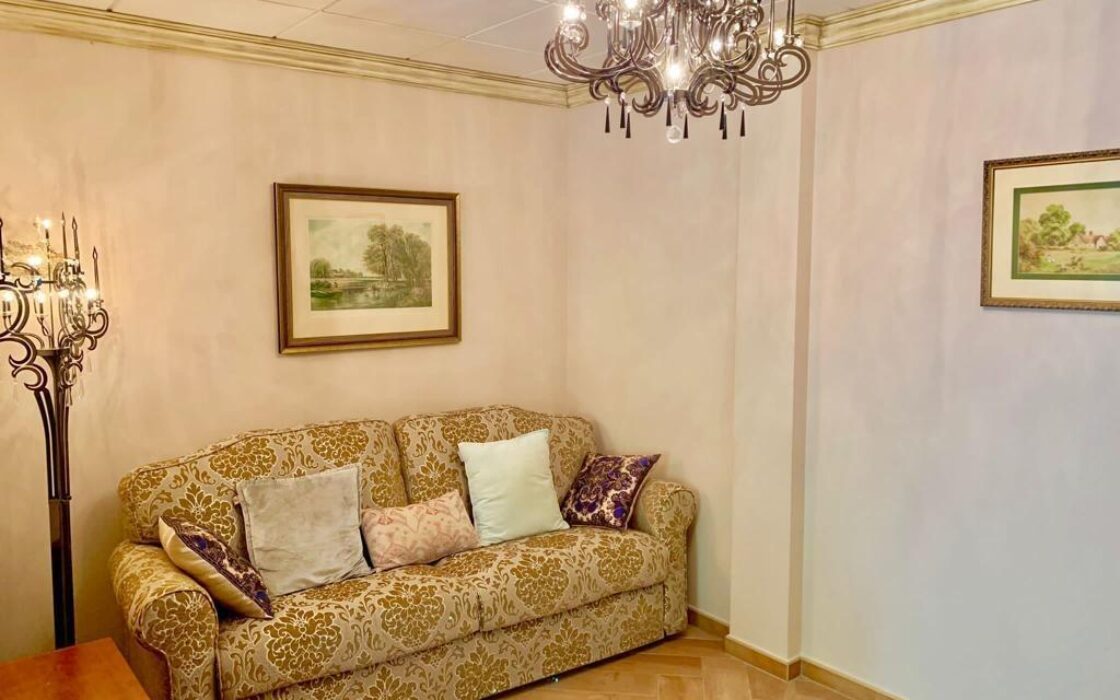 Тиха вілла в Альтеа біля моря з терасою та басейном