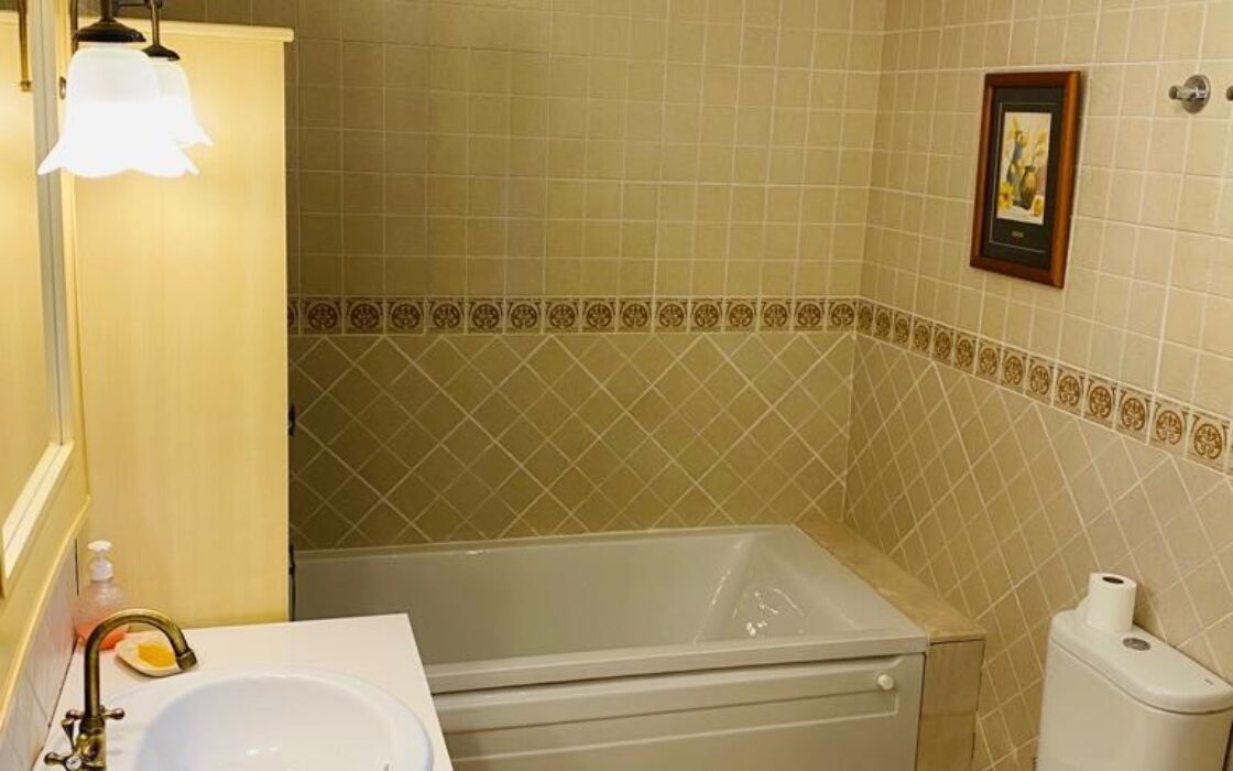 Тиха вілла в Альтеа біля моря з терасою та басейном