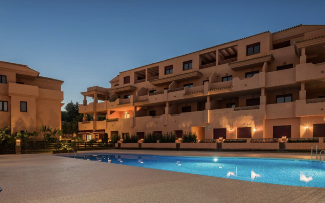 Чарівна 2-кімнатна квартира в Ель Параісо з терасою