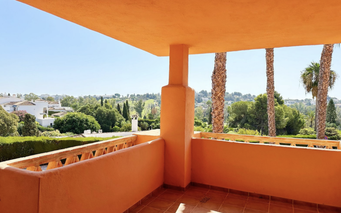 Чарівна 2-кімнатна квартира в Ель Параісо з терасою