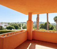 Чарівна 2-кімнатна квартира в Ель Параісо з терасою