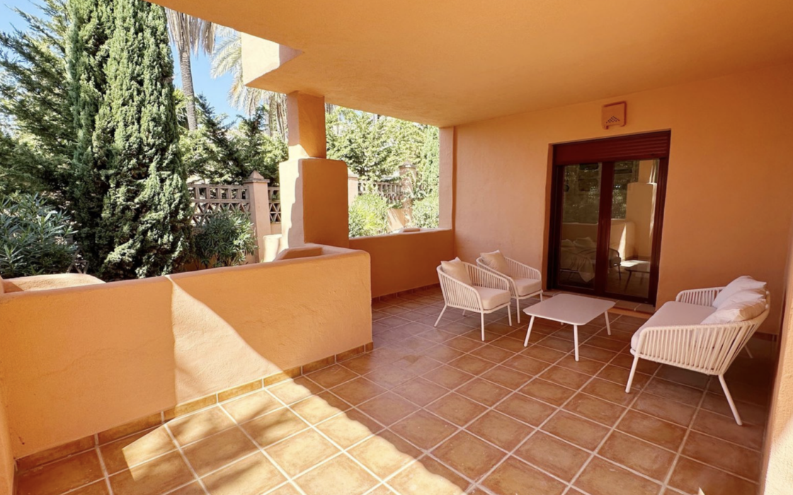 Чарівна 2-кімнатна квартира в Ель Параісо з терасою