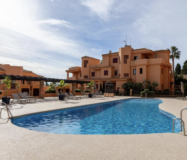 Чарівна 2-кімнатна квартира в Ель Параісо з терасою