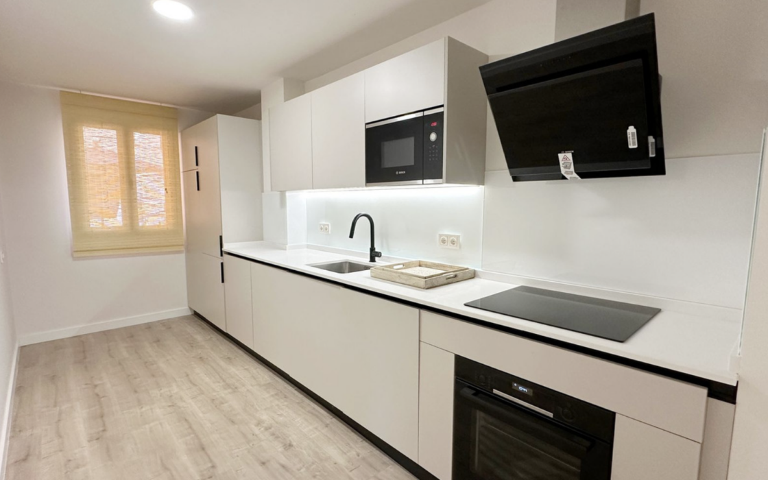 Чарівна 2-кімнатна квартира в Ель Параісо з терасою