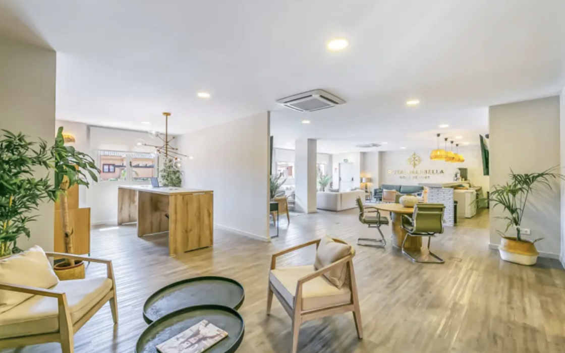 Чарівна 2-кімнатна квартира в Ель Параісо з терасою