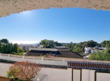 Простора вілла з видом на море в Морайрі 380 кв.м