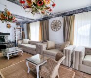 Простора вілла з видом на море в Морайрі 380 кв.м