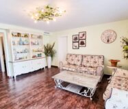 Простора вілла з видом на море в Морайрі 380 кв.м