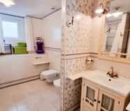 Простора вілла з видом на море в Морайрі 380 кв.м