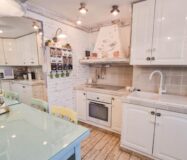 Простора вілла з видом на море в Морайрі 380 кв.м