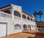 Простора вілла з видом на море в Морайрі 380 кв.м