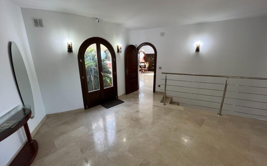 Ексклюзивна вілла біля моря в Сьєрра-де-Альтеа 522 кв.м