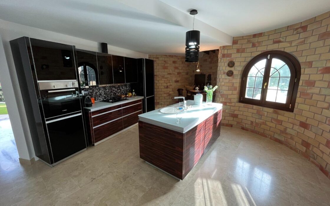 Ексклюзивна вілла біля моря в Сьєрра-де-Альтеа 522 кв.м