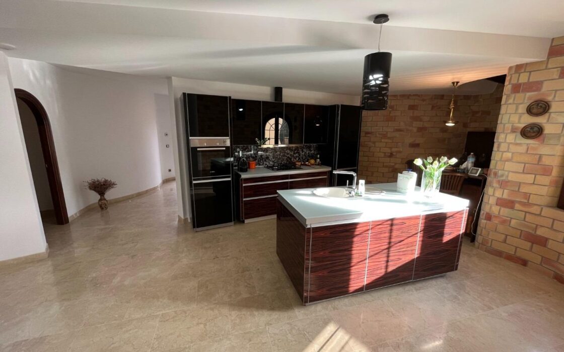 Ексклюзивна вілла біля моря в Сьєрра-де-Альтеа 522 кв.м