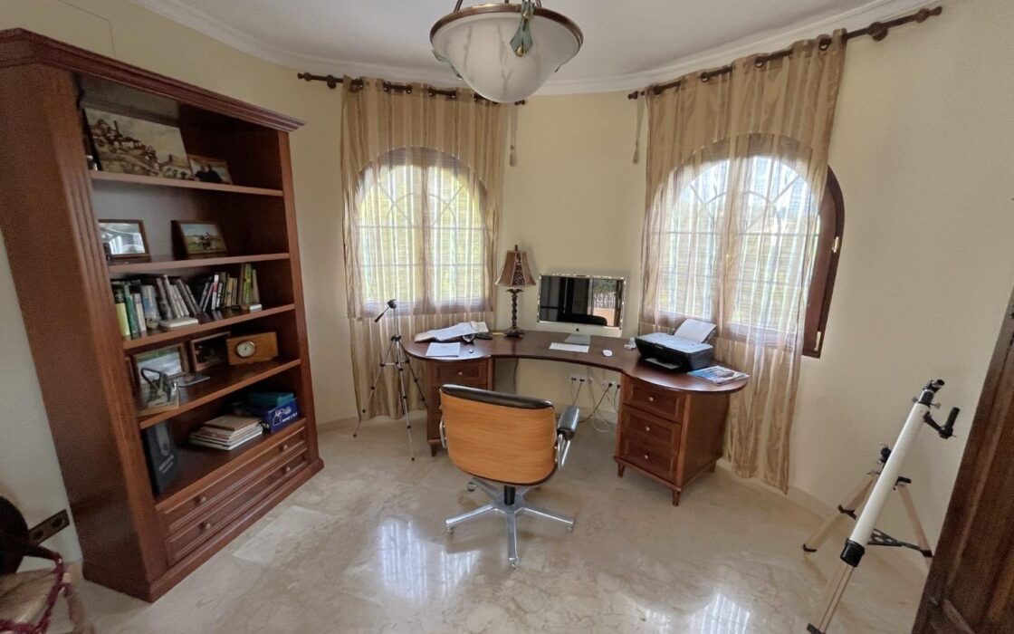 Ексклюзивна вілла біля моря в Сьєрра-де-Альтеа 522 кв.м