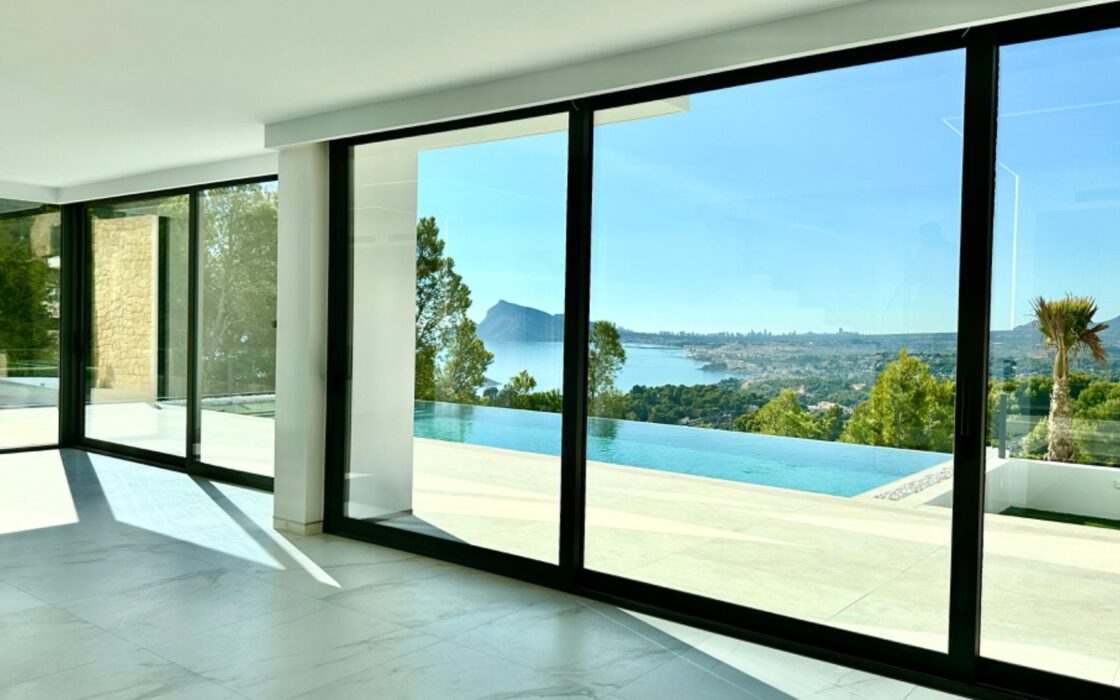 Стильна вілла в Альтеа Хіллс з видом на море 350 кв.м