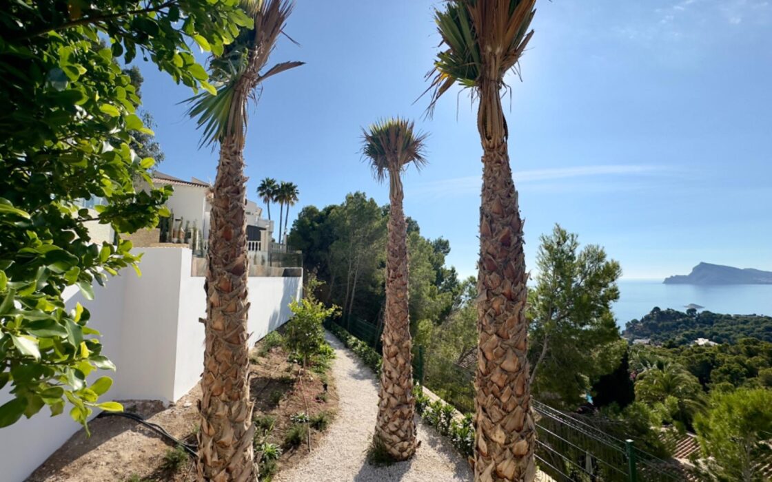 Стильна вілла в Альтеа Хіллс з видом на море 350 кв.м