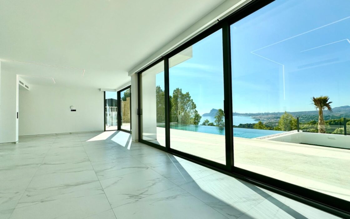 Стильна вілла в Альтеа Хіллс з видом на море 350 кв.м