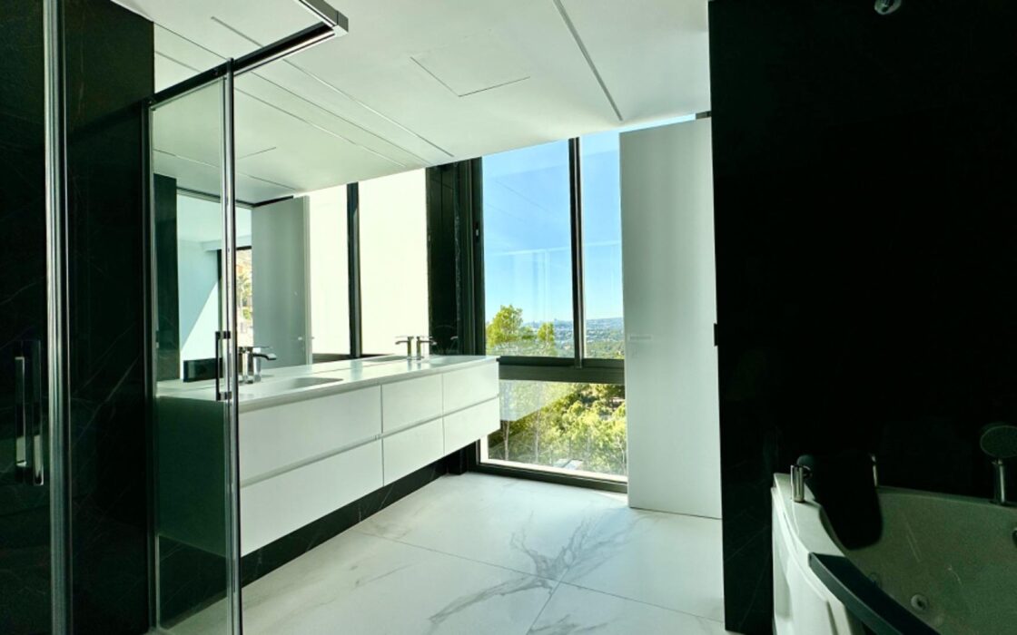 Стильна вілла в Альтеа Хіллс з видом на море 350 кв.м