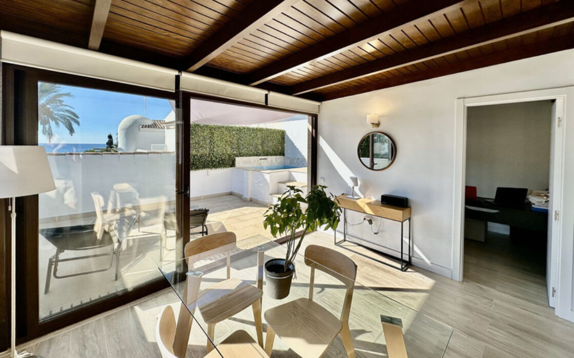 Квартира з терасою в Естепоні 92 кв.м 3 кімнати