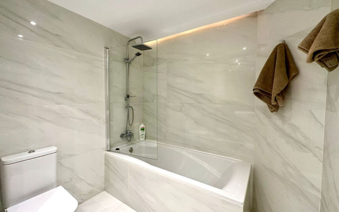 Квартира з терасою в Естепоні 92 кв.м 3 кімнати