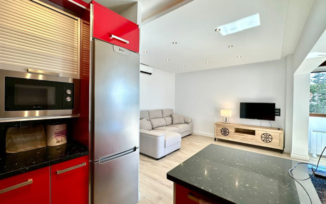 Квартира з терасою в Естепоні 92 кв.м 3 кімнати