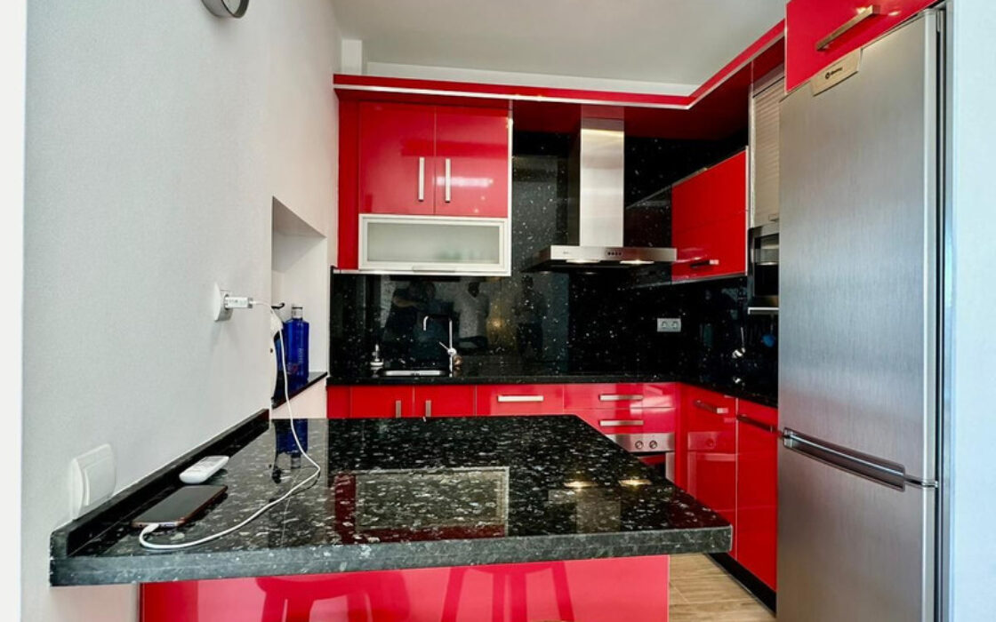 Квартира з терасою в Естепоні 92 кв.м 3 кімнати