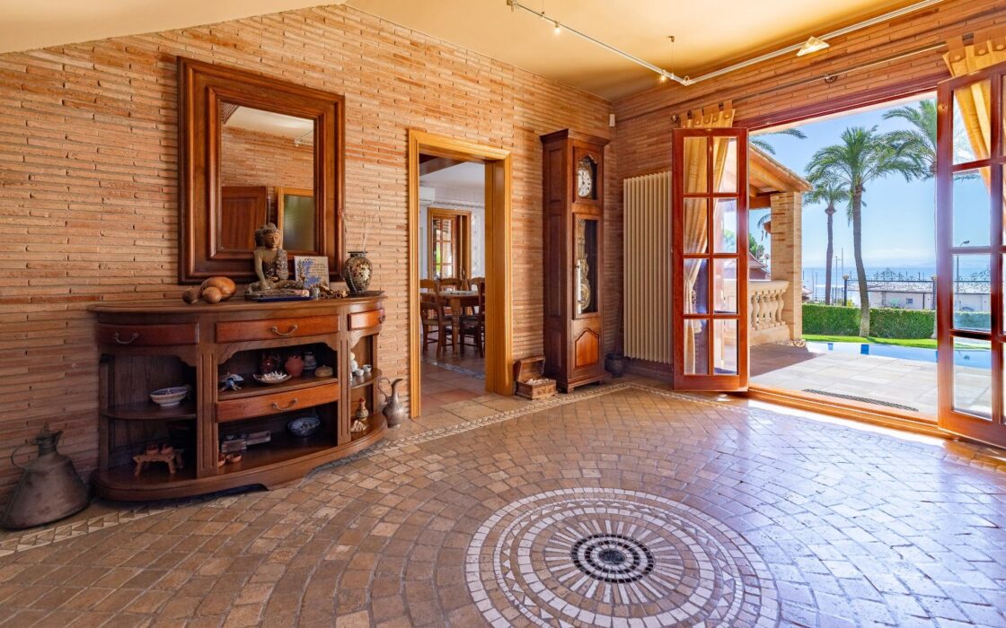 Роскошная вилла у моря в Кульере, 640 кв.м, 6 спален