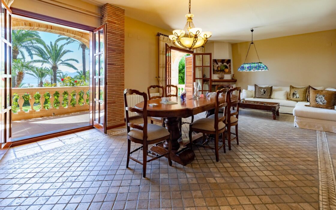 Роскошная вилла у моря в Кульере, 640 кв.м, 6 спален