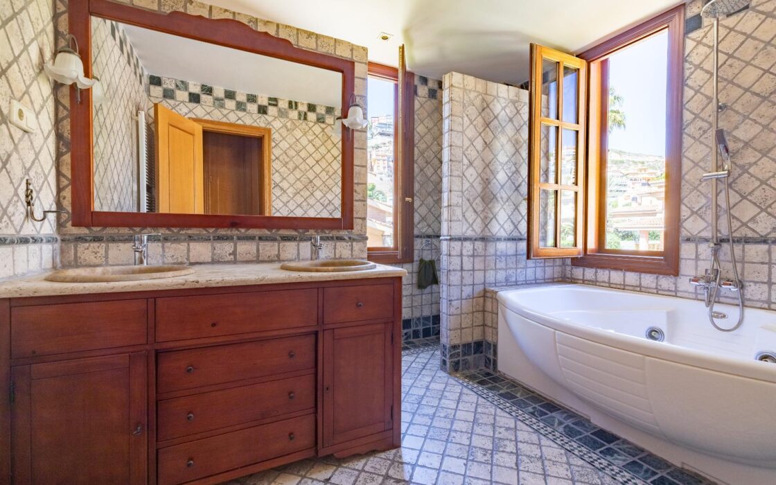 Роскошная вилла у моря в Кульере, 640 кв.м, 6 спален