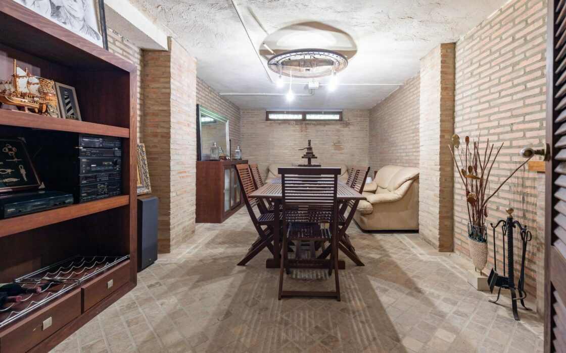 Роскошная вилла у моря в Кульере, 640 кв.м, 6 спален