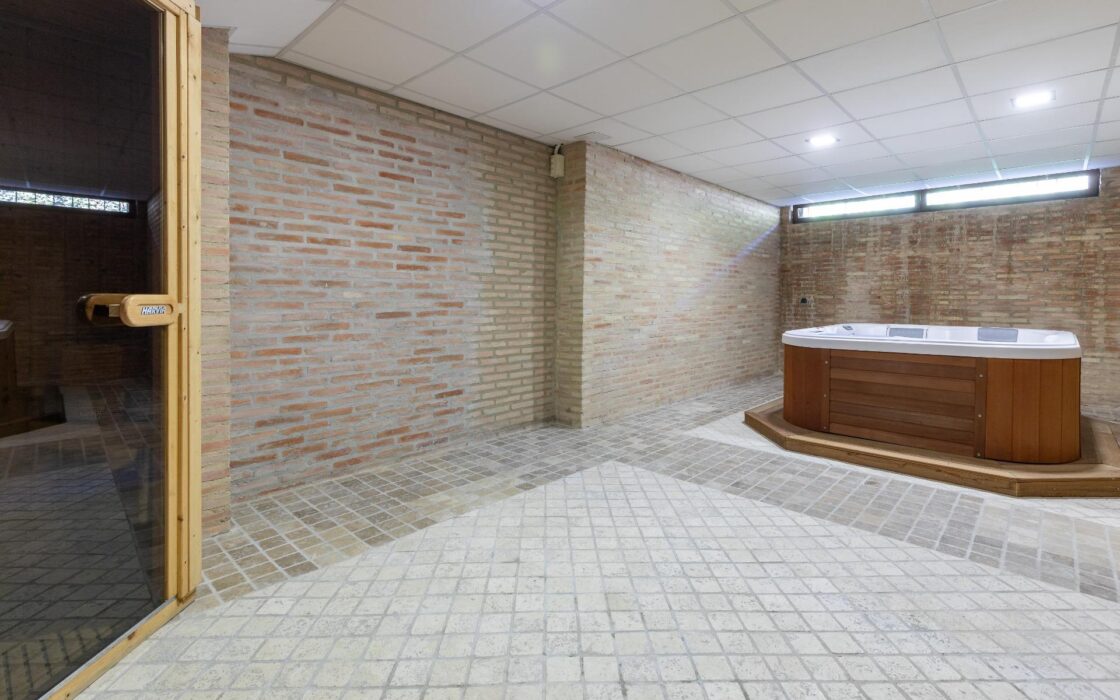 Роскошная вилла у моря в Кульере, 640 кв.м, 6 спален