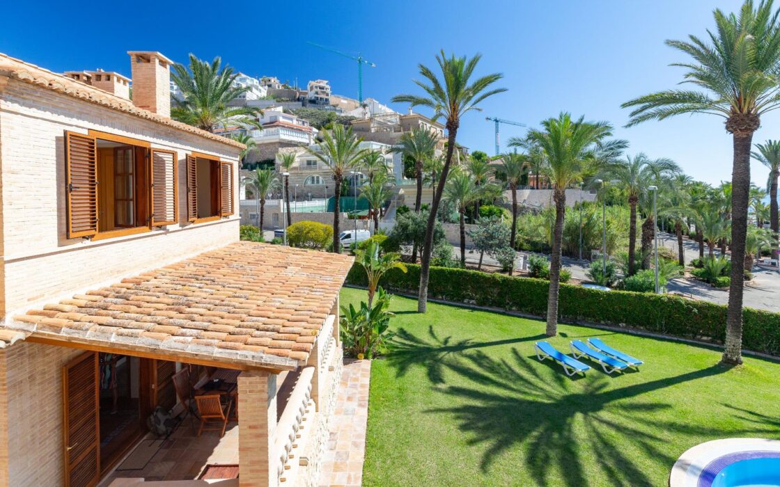 Роскошная вилла у моря в Кульере, 640 кв.м, 6 спален