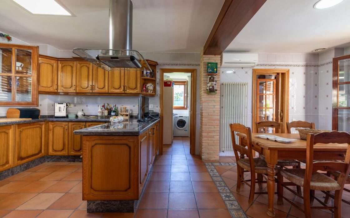 Роскошная вилла у моря в Кульере, 640 кв.м, 6 спален