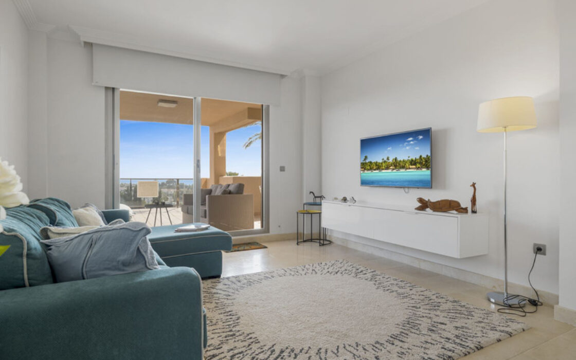 Квартира з терасою в Естепоні, 117 кв.м, 4 кімнати