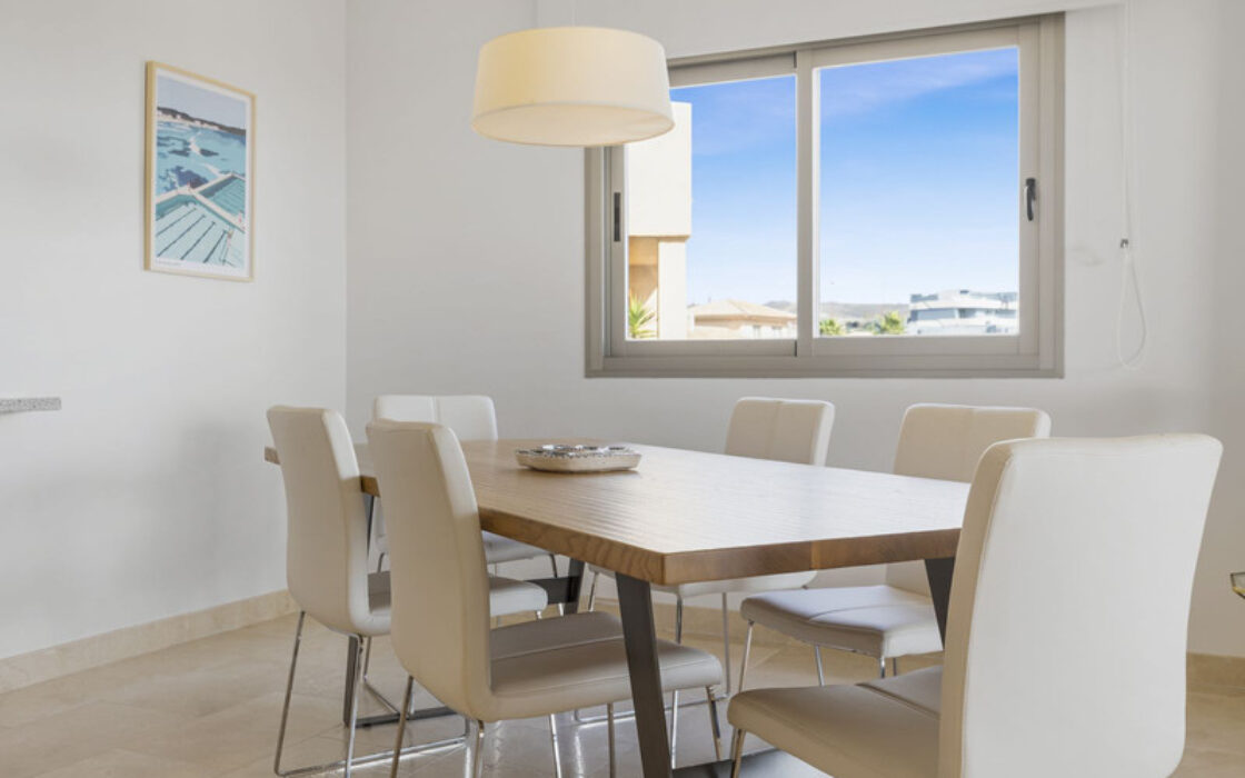 Квартира з терасою в Естепоні, 117 кв.м, 4 кімнати