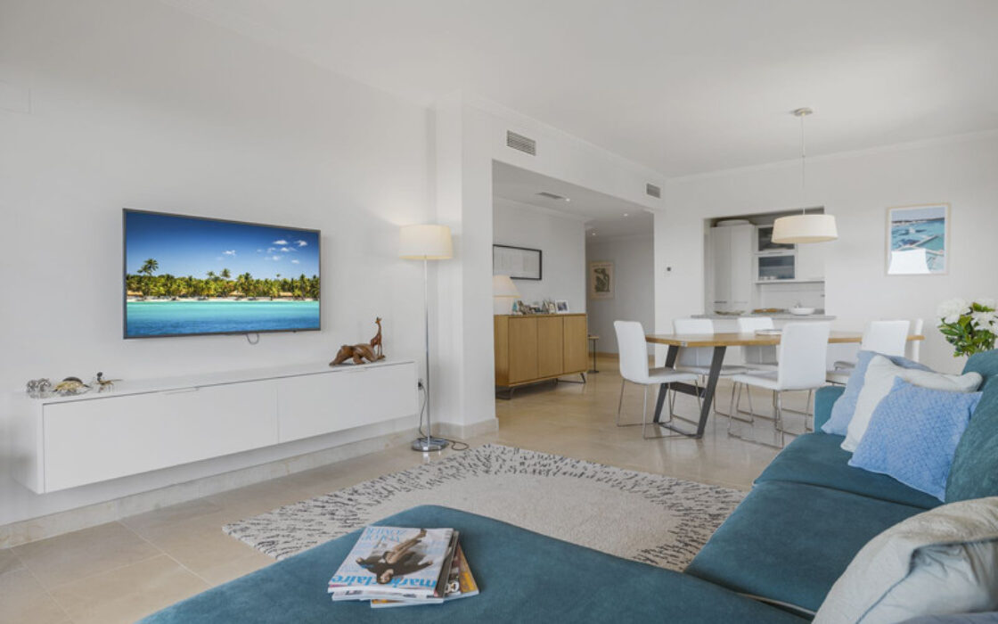 Квартира з терасою в Естепоні, 117 кв.м, 4 кімнати