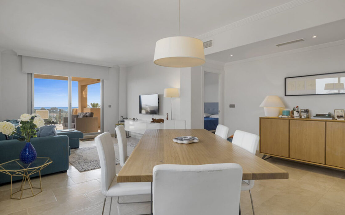 Квартира з терасою в Естепоні, 117 кв.м, 4 кімнати