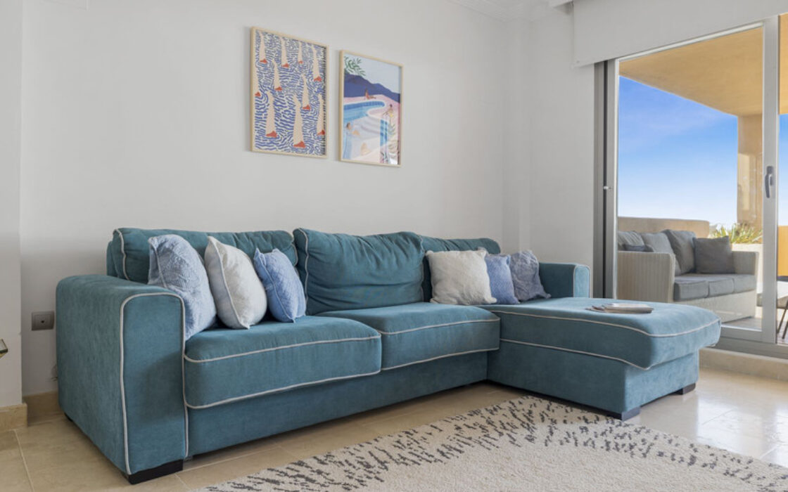 Квартира з терасою в Естепоні, 117 кв.м, 4 кімнати