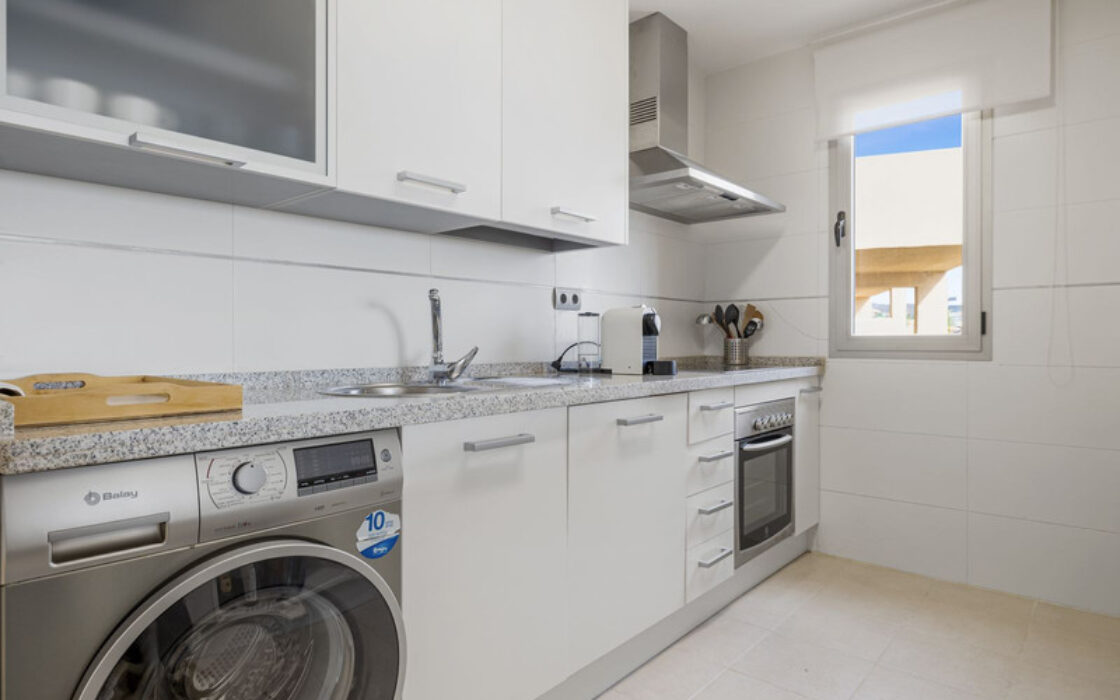 Квартира з терасою в Естепоні, 117 кв.м, 4 кімнати