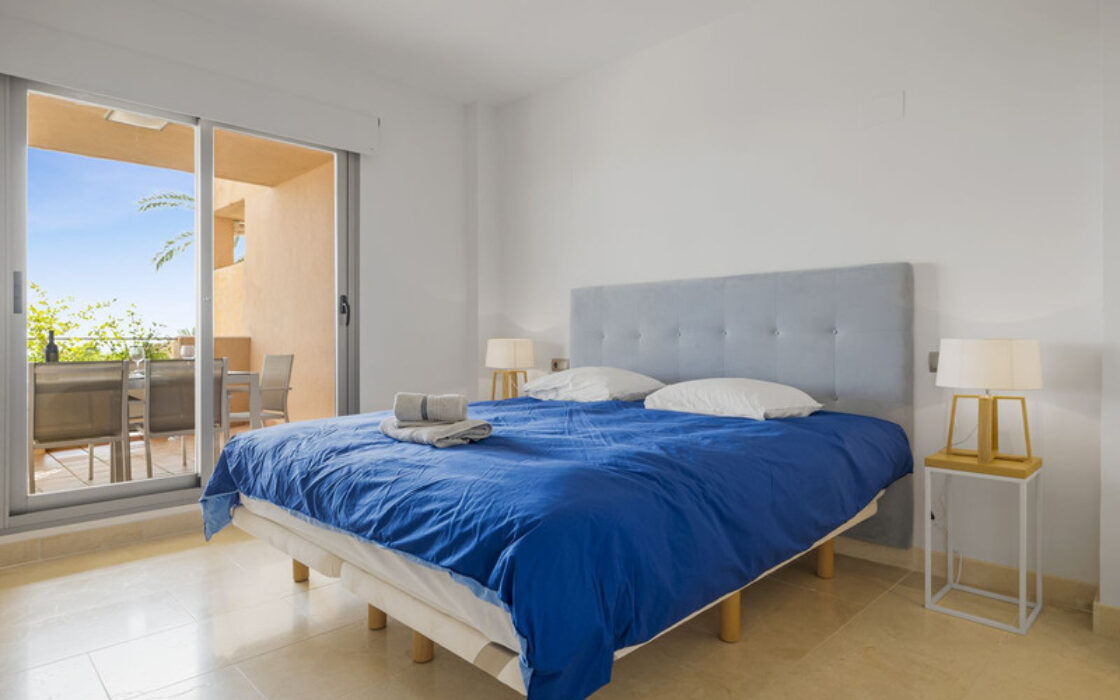 Квартира з терасою в Естепоні, 117 кв.м, 4 кімнати