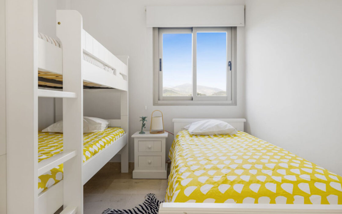 Квартира з терасою в Естепоні, 117 кв.м, 4 кімнати