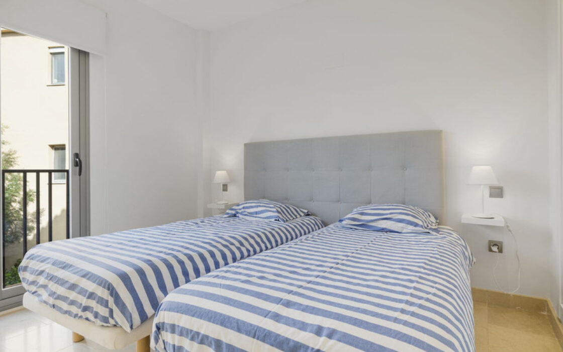 Квартира з терасою в Естепоні, 117 кв.м, 4 кімнати