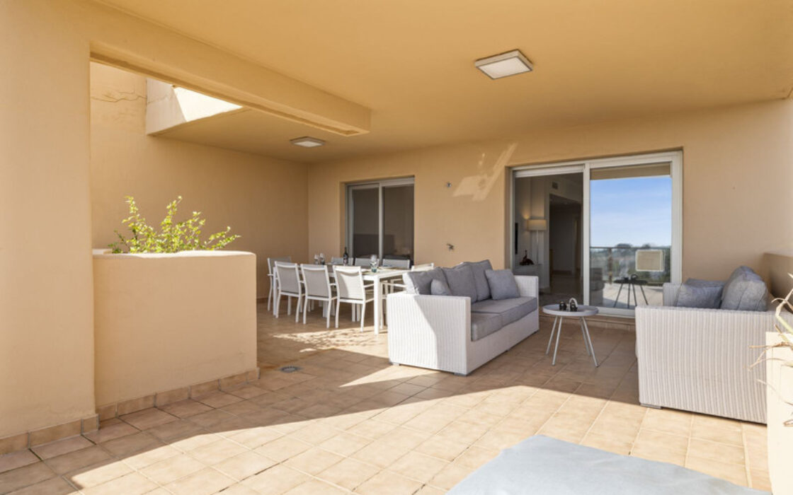 Квартира з терасою в Естепоні, 117 кв.м, 4 кімнати