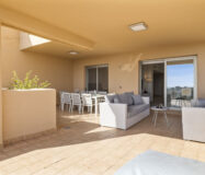 Квартира з терасою в Естепоні, 117 кв.м, 4 кімнати