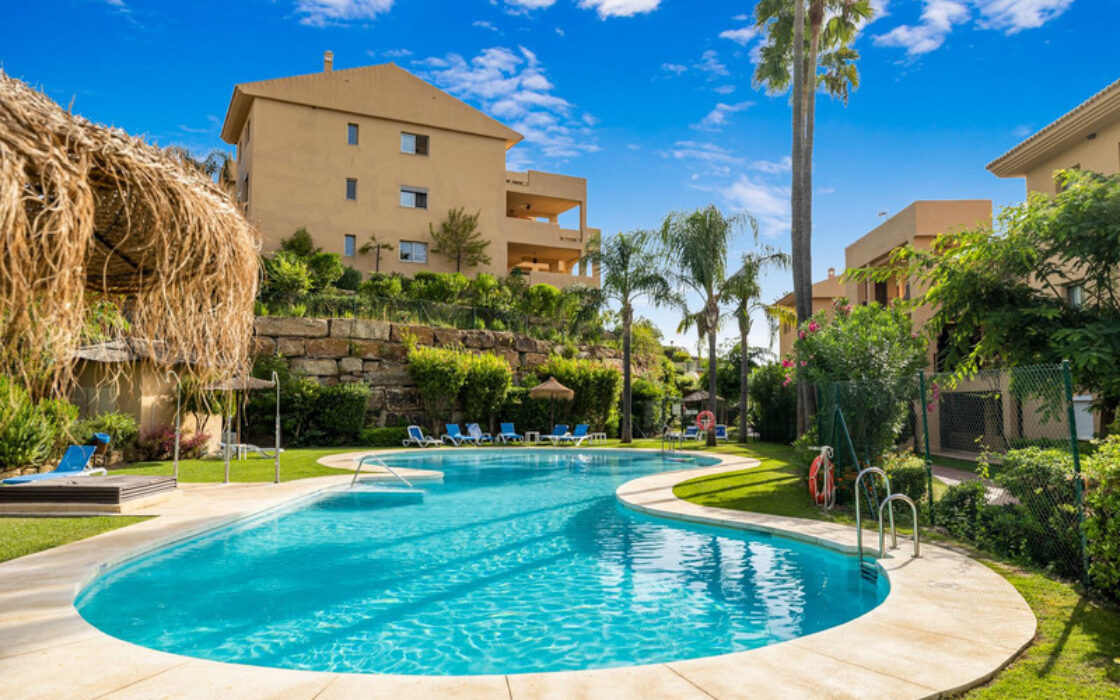 Квартира з терасою в Естепоні, 117 кв.м, 4 кімнати