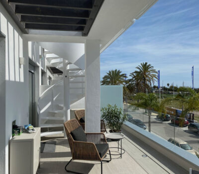 Пентхаус з терасою в Естепоні 75 кв.м, біля моря