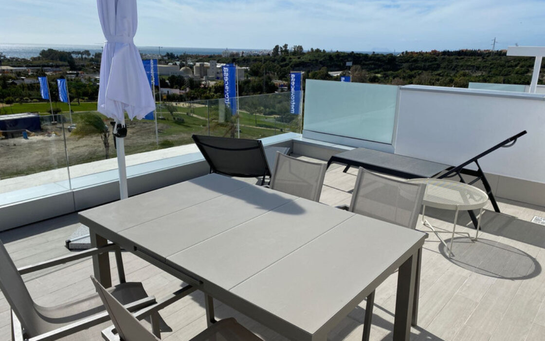 Пентхаус з терасою в Естепоні 75 кв.м, біля моря